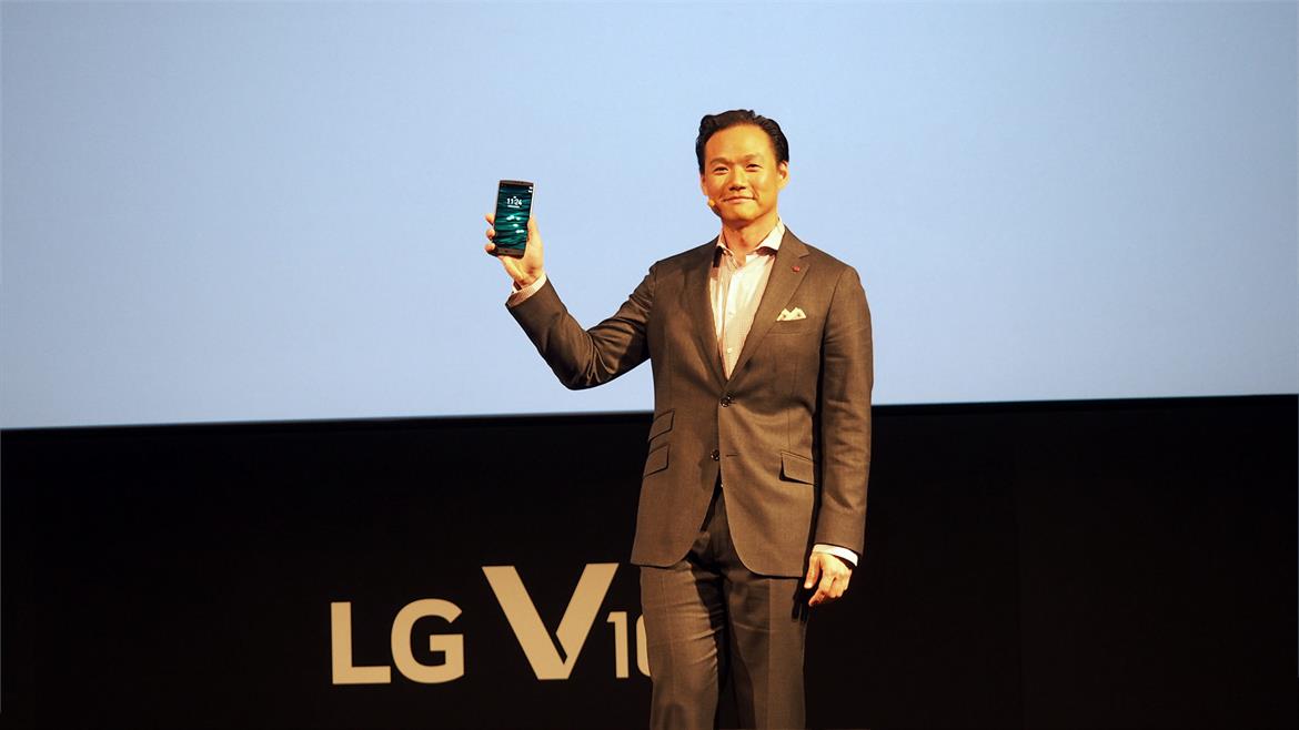 Hands-On LG's V10 Dual Display Smartphone And G Watch Urbane 2nd Edition