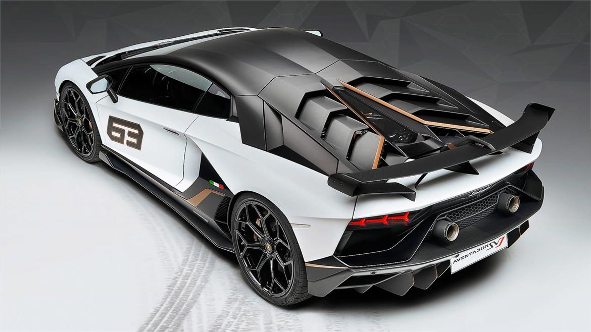 Lamborghini Aventador SVJ Is A 770-HP V12-Packing Carbon Fiber Beastmobile