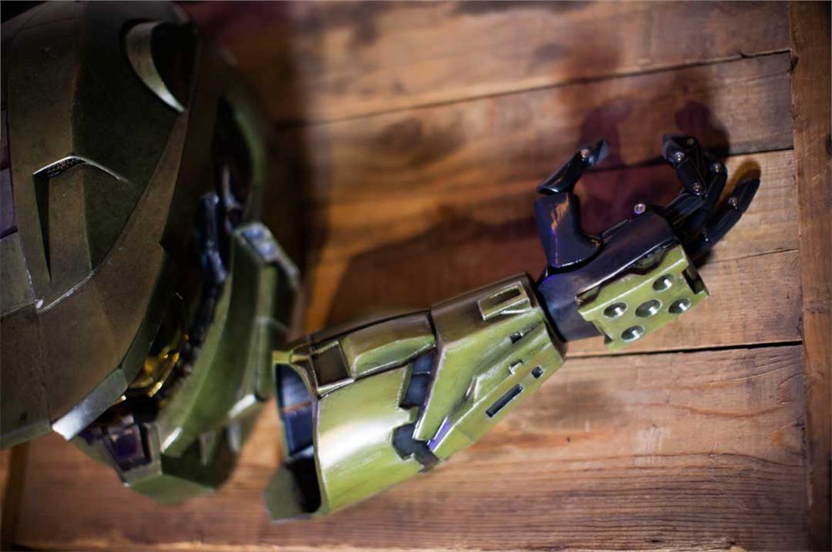 Limbitless And 343 Industries Create Awesome Prosthetic Halo Master Chief Arms For Kids